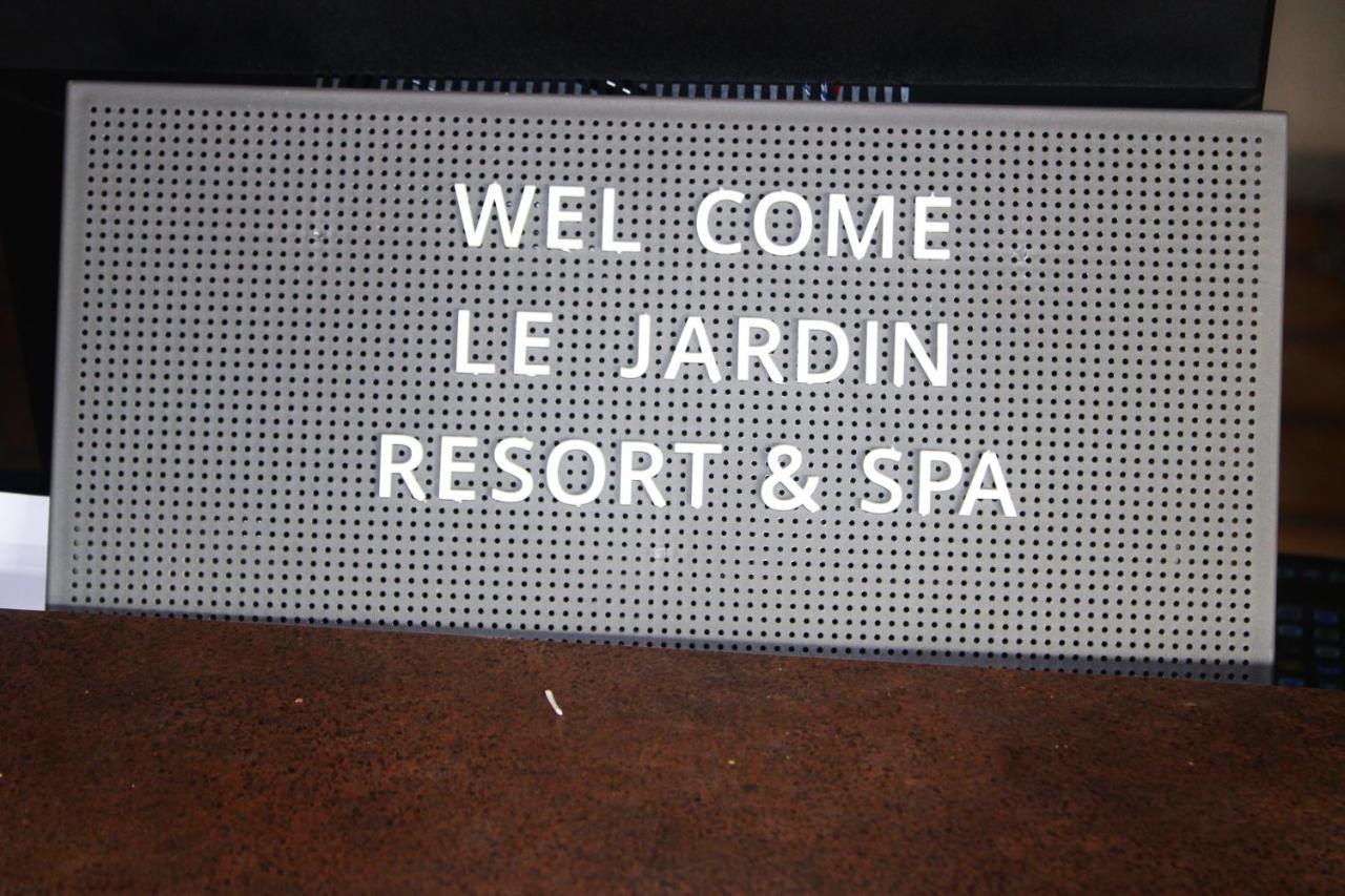 Le Jardin Resort&Spa Karjat Exterior foto