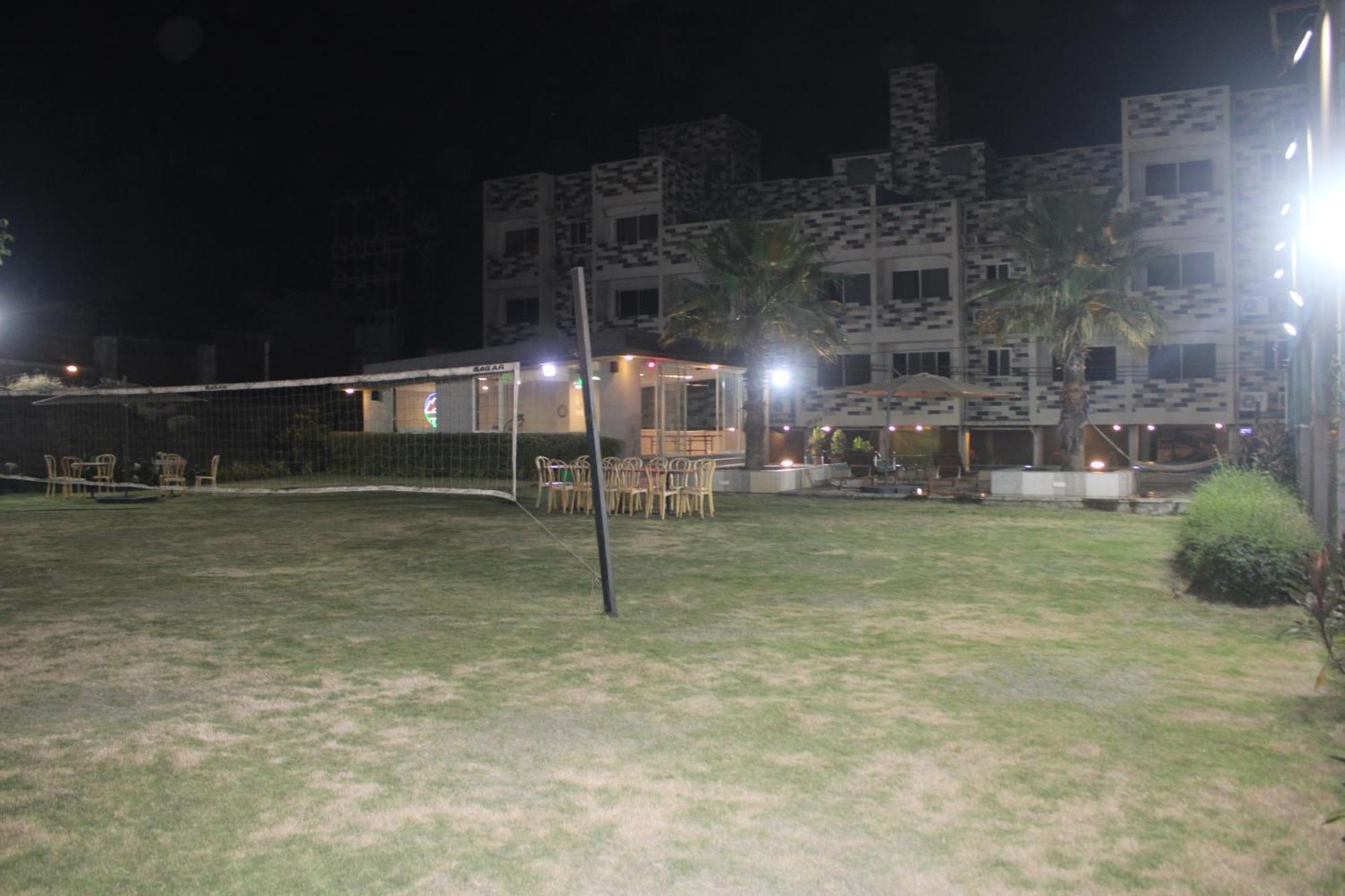 Le Jardin Resort&Spa Karjat Exterior foto