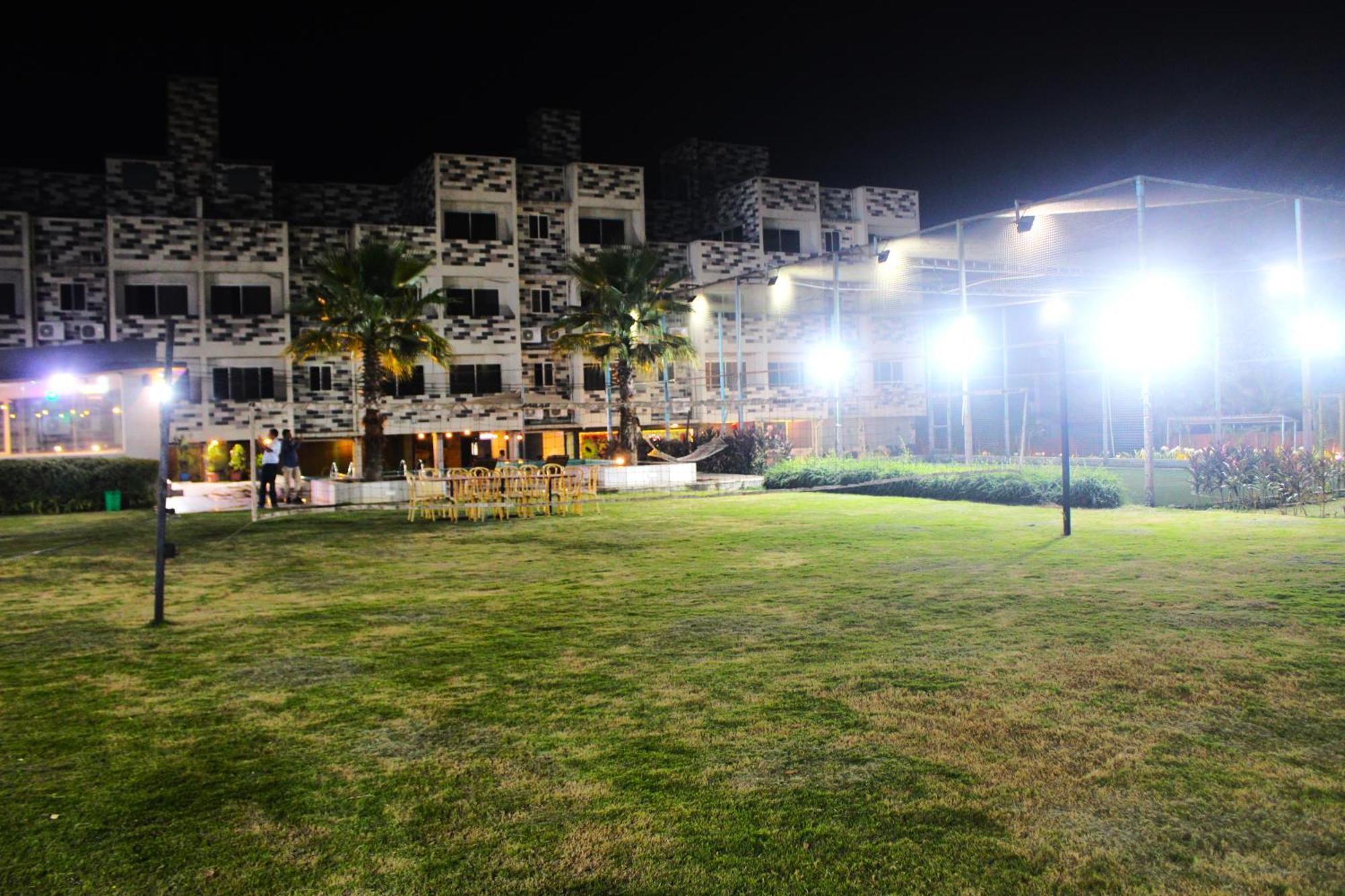 Le Jardin Resort&Spa Karjat Exterior foto