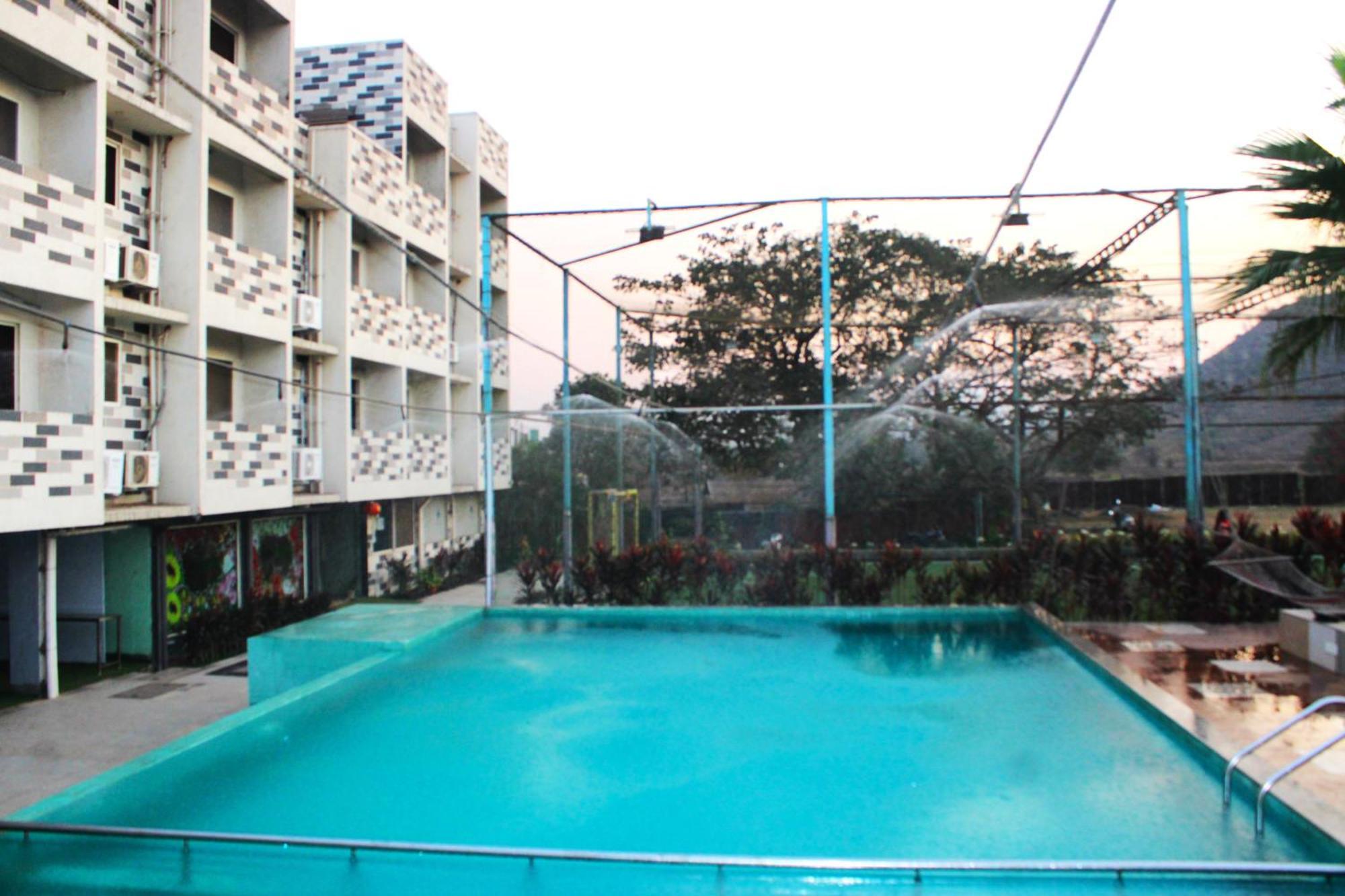 Le Jardin Resort&Spa Karjat Exterior foto